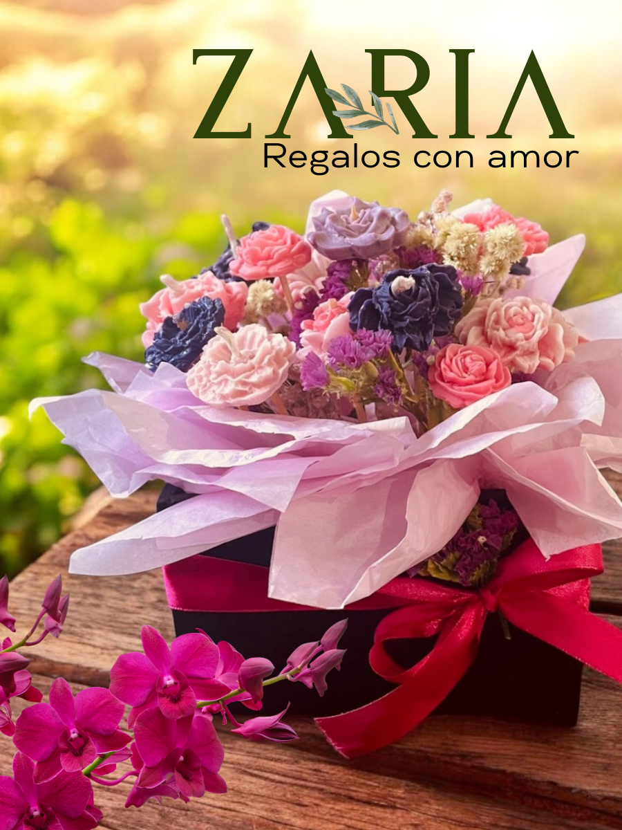 Velas en arreglo floral